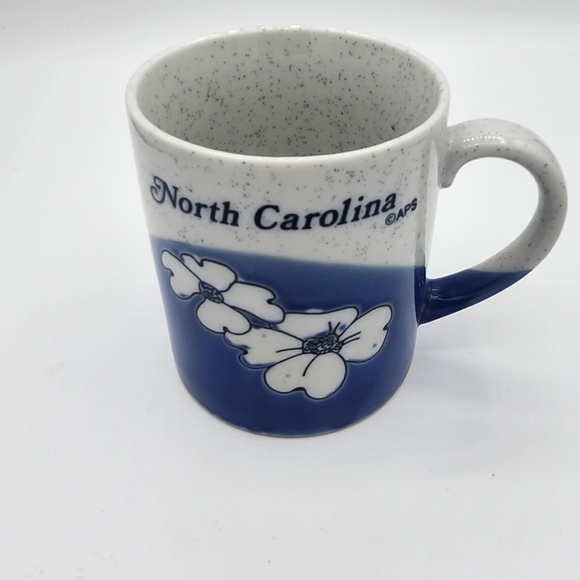 Dogwood Flowers North Carolina Souvenir molded stoneware coffee mug. APS Vintage - Picture 3 of 5